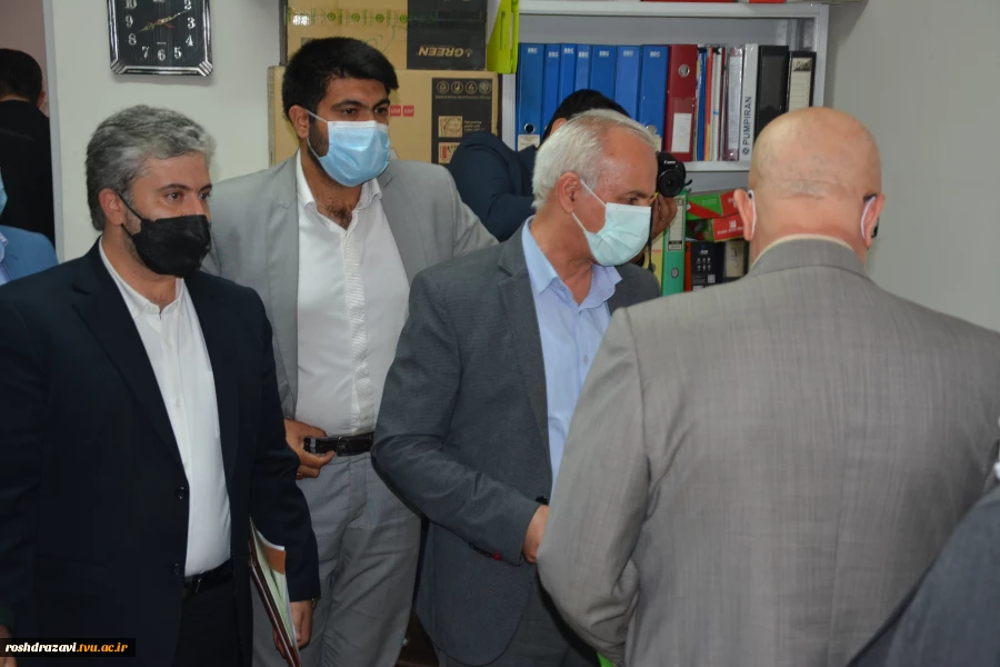 مرکز رشد دانشکده فنی شهید منتظری مشهد  میزبان جناب آقای دکتر زلفی گل، وزیر محترم علوم، تحقیقات و فناوری بود 4